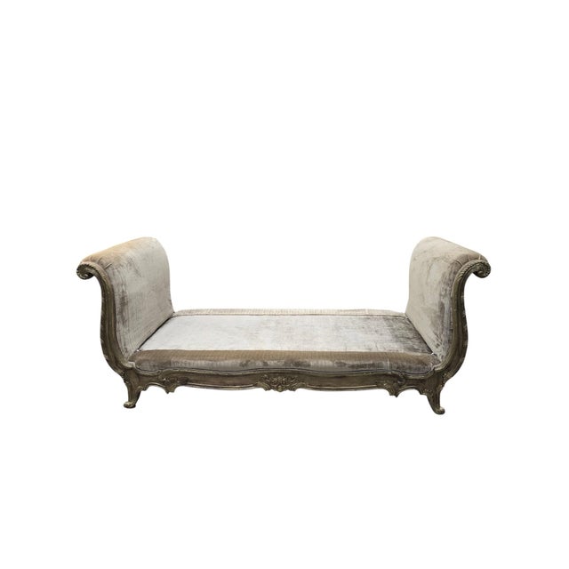 Marge Carson Vintage Marge Carson French Louis XV Style Daybed Newly Reupholstered, Attrbiuted For Sale - Image 4 of 12