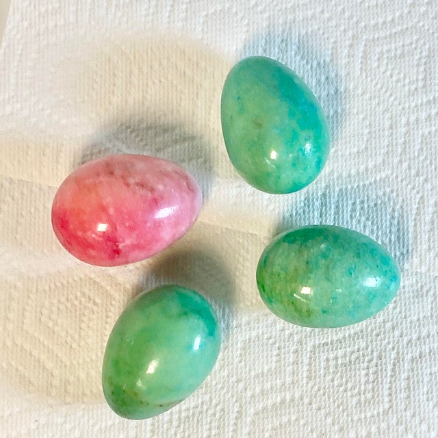 Stone Vintage Italian Hollywood Regency Polished Alabaster-Marble Eggs - Set of 4 - Easter. For Sale - Image 7 of 9