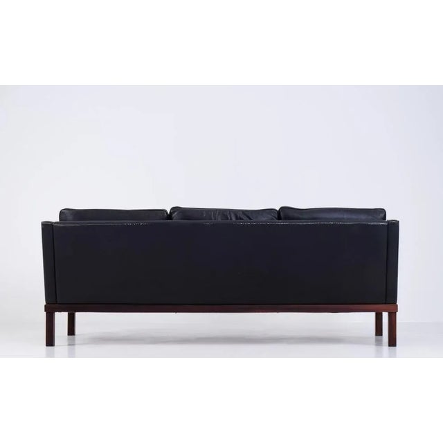 Sofa Model President attributed to Ib Kofod-Larsen, 1960s For Sale - Image 10 of 11
