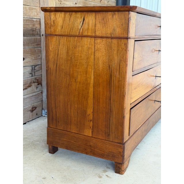 Early 19th Century Early 19th Century American Walnut Empire Chest of Drawers For Sale - Image 5 of 12