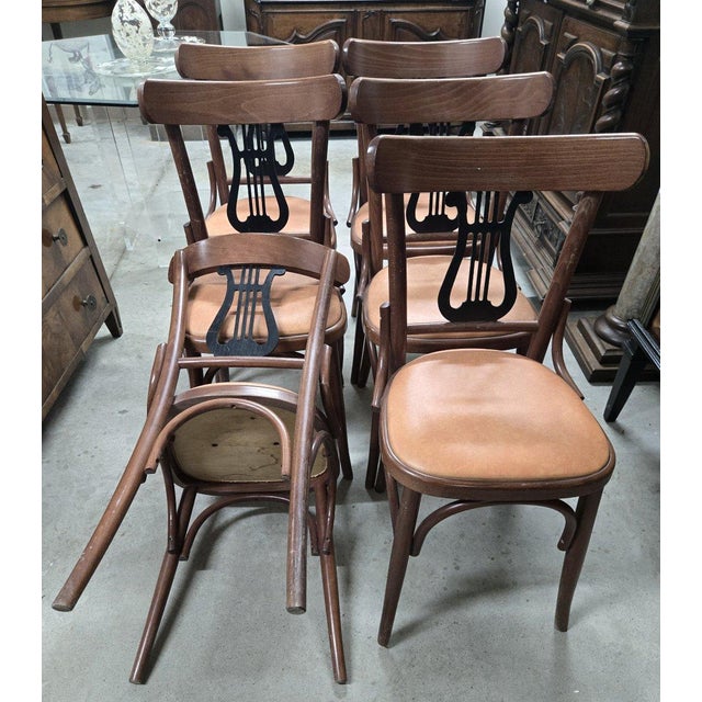 Vintage Bentwood Chairs with Black Lyre-Shaped Backrest, 1930s, Set of 6 For Sale - Image 6 of 10