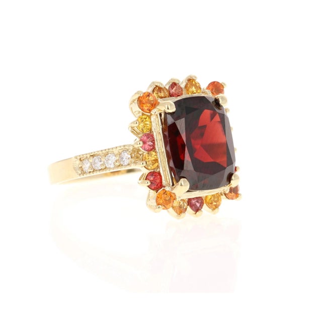 Contemporary 6.97 Carat Garnet Sapphire Diamond Yellow Gold Cocktail Ring For Sale - Image 3 of 6