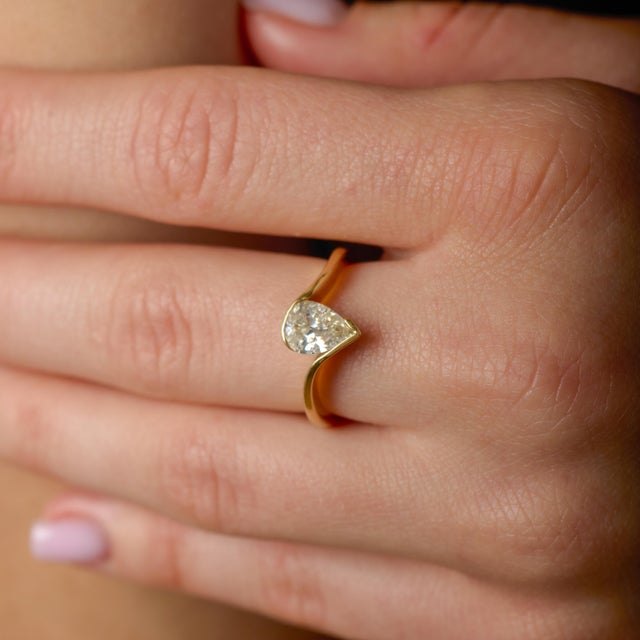 Metal Vintage 1.52 Carat Pear Shape Diamond 14k Yellow Gold Engagement Ring, Size 7 For Sale - Image 7 of 8