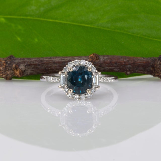 1.7Ct Teal Sapphire Ring With a Diamond Halo: Solid 14k Gold, Size 6.75 For Sale In Columbus - Image 6 of 10