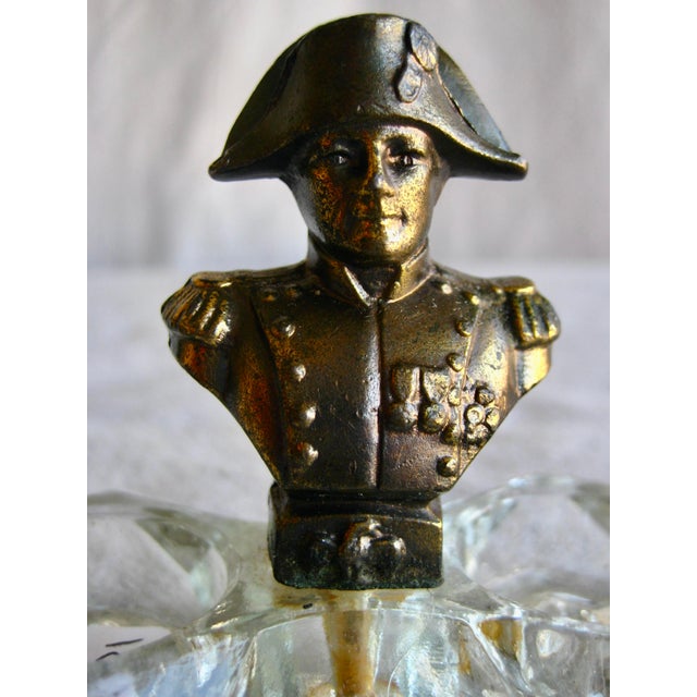 For collector of salt and pepper sets or Napoleon items , this lovely item in crystal present the bust of Napoleon I in a...