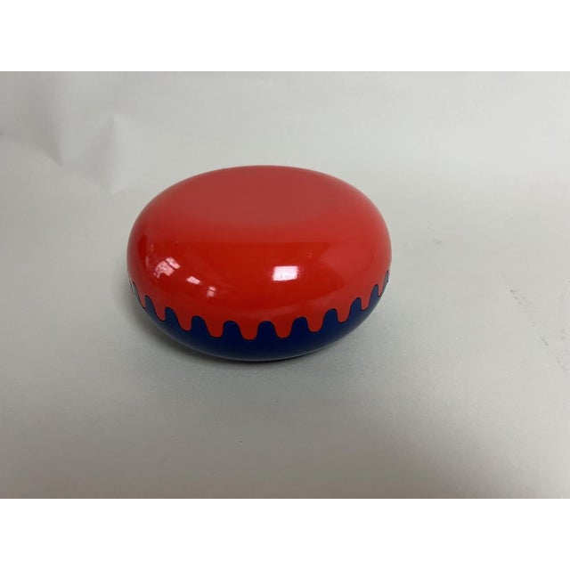 Iconic ashtray or tin “Clam” by Alan Fletcher from Mebel from the 70s. Made in Italy. This piece has an attribution mark,...