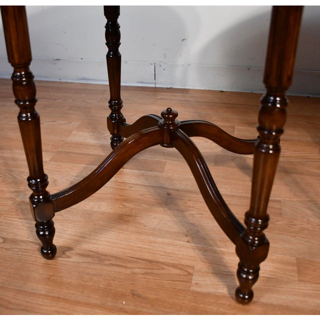 French 1930s Antique French Style Burl Mahogany Wood Side Tables Accent Round Tables For Sale - Image 3 of 16