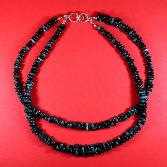 2020s Elegant Two-Strand Emerald Matrix Necklace by Aria Jewelry, 18 Inch For Sale - Image 5 of 5