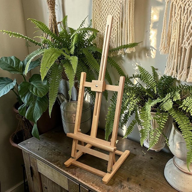 Experience the elegance of Italian craftsmanship with the Tabletop Deluxe Studio Easel, expertly crafted from premium...