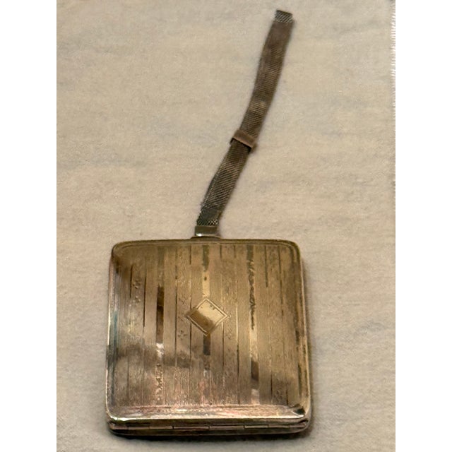 Silver Vintage Elgin Art Deco Period Sterling Silver Ladies Dance Purse Compact Mirror With Coin Slots and Silver Mesh Wrist Strap For Sale - Image 8 of 16
