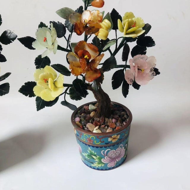 Asian Pair of Vintage Gemstone & Cloisonné Enamel Bonsai Trees – Jade, Agate & Crystal Flowers For Sale - Image 3 of 9