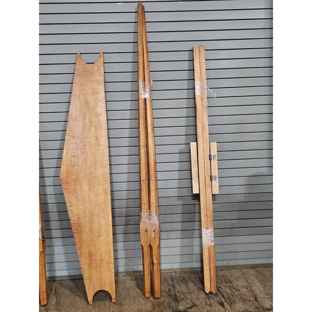 Late 20th Century Douglas Campbell Benchmade Tiger Maple King Size Pencil Post Canopy Bed Maine For Sale In Cleveland - Image 6 of 10