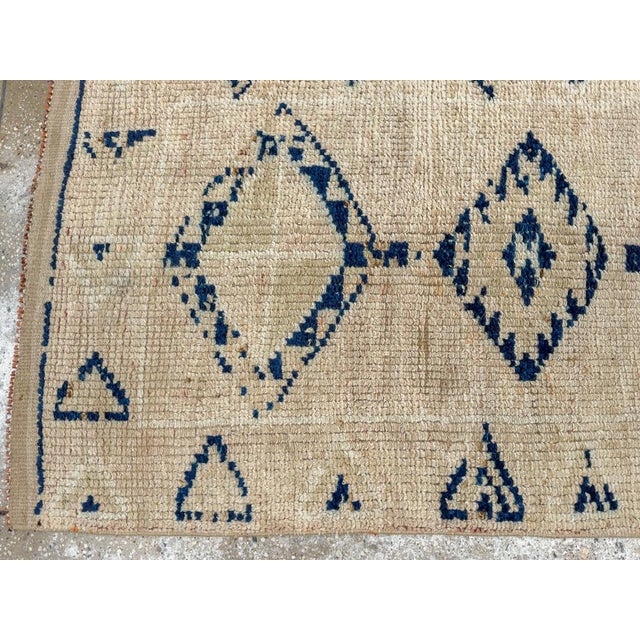 Textile Galerie Shabab Collection Mid-20th Century Turkish Anatolian Runner For Sale - Image 7 of 10