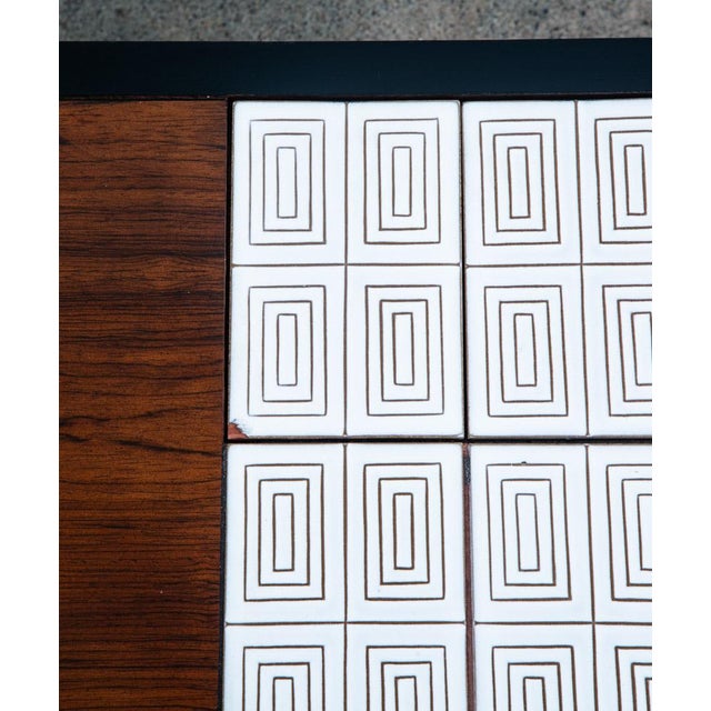 Wood 1960s Mid Century Modern Coffee Table Lane Cosmopolitan Surfboard Tile Rosewood Wood For Sale - Image 7 of 12