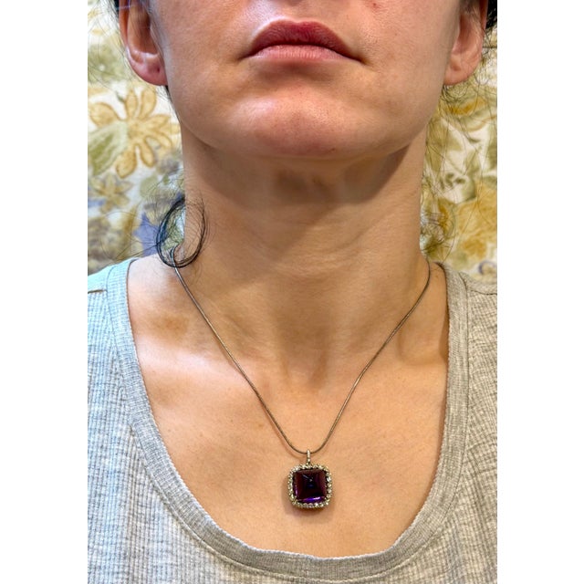 Modern 15 Ct Sugar Loaf Amethyst & Diamonds Pendent Necklace 18 Karat White Gold Chain For Sale - Image 3 of 8