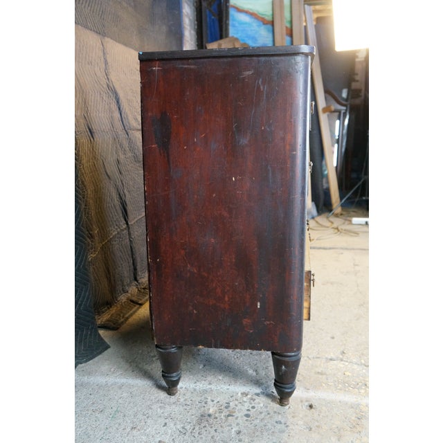 Brown Antique 18th Century American Federal Crotch Mahogany Chest of Drawers Dresser For Sale - Image 8 of 15