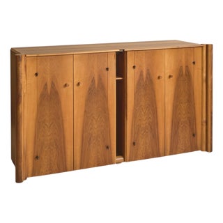 Italian Walnut 'Scuderia' Sideboard Attributed to Carlo Scarpa for Bernini, 1970s For Sale