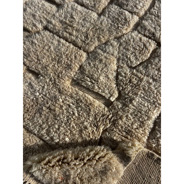 Large Moroccan Mrirt Beni Ouarain Wool Rug, 1990 For Sale - Image 11 of 12