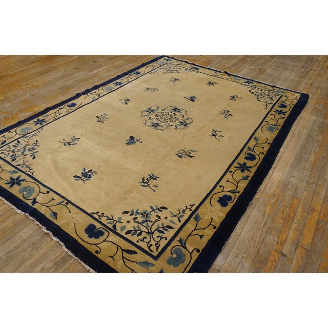 Chinese 1900s Beige Floral Minimalist Deco Antique Peking Wool Knotted Small Rug For Sale - Image 3 of 10