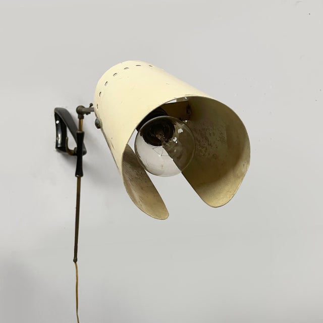 Mid-Century Modern Italian Adjustable Wall Lamp in Metal and Brass, 1950s For Sale - Image 9 of 18