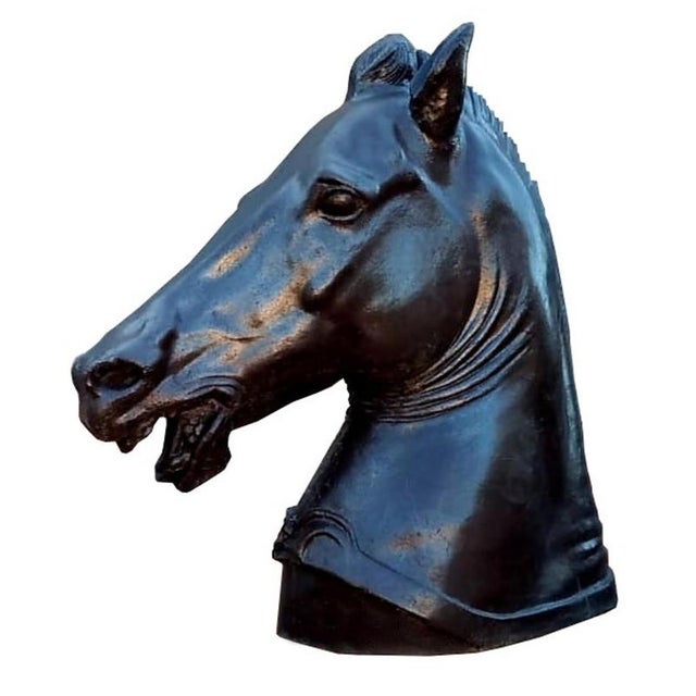 Pair of Roman horse in terracotta end 19th century Measures: height 76 cm Width 31 cm Length 92 cm Weight 36 Kg.