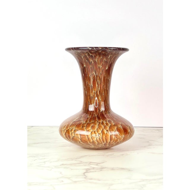 Mid-Century Modern Cohn-Stone Studios Signed Art Glass "Tortoise Shell" Vase - 8" c.2000 For Sale - Image 3 of 10