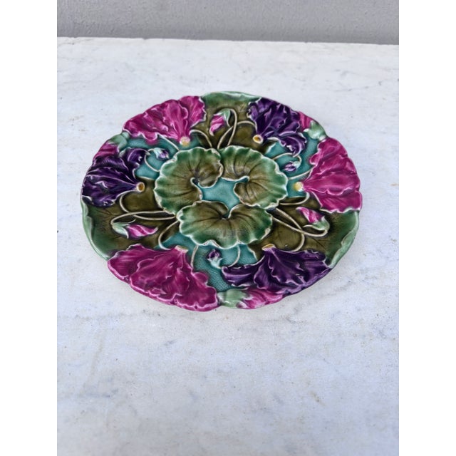 Lovely Majolica pink & purple cyclamens plate signed Schultz Cilli, circa 1900, Art Nouveau. Diameter / 6.7 inches.