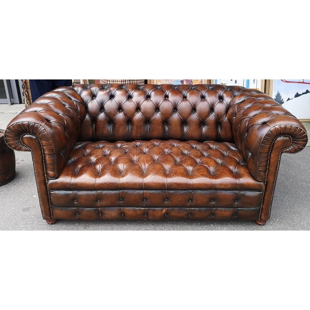 1970s Vintage Chesterfield Two-Seater Sofa in Brown Leather, 1960s For Sale - Image 5 of 5
