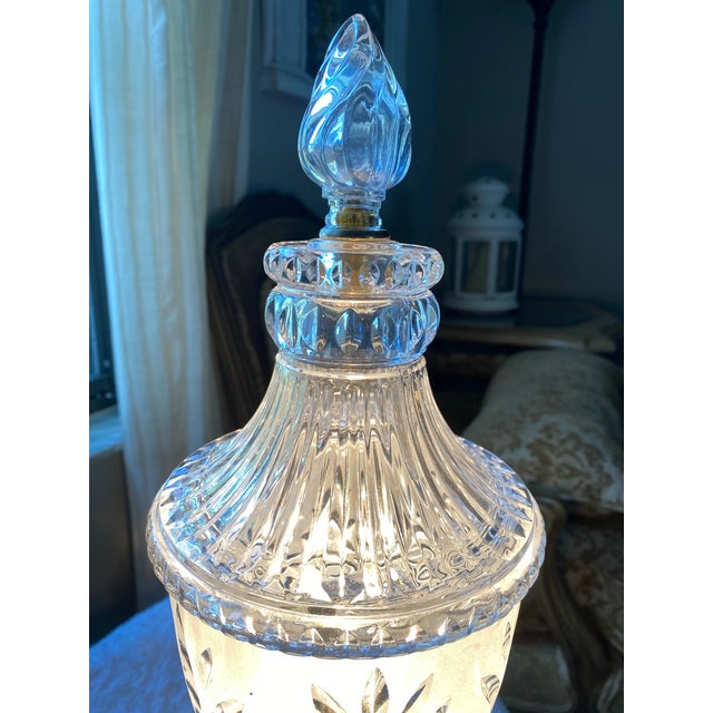 Vintage Crystal Table Lamp With Hand-Etched Botanical Motif, Cut Crystal Details & Finial Floral Designs For Sale - Image 12 of 12