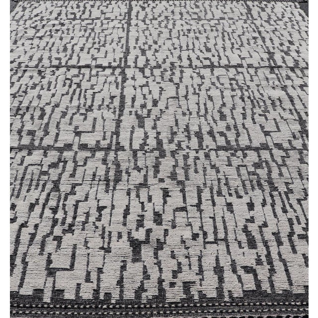 Contemporary Moroccan Rug in White and Black by Keivan Woven Arts 9'10 X 15'1 For Sale - Image 4 of 11