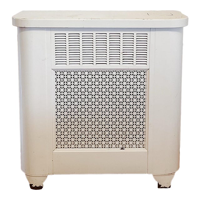 Antique White Métal Radiator Cover From a 1910 Prairie Style House For Sale