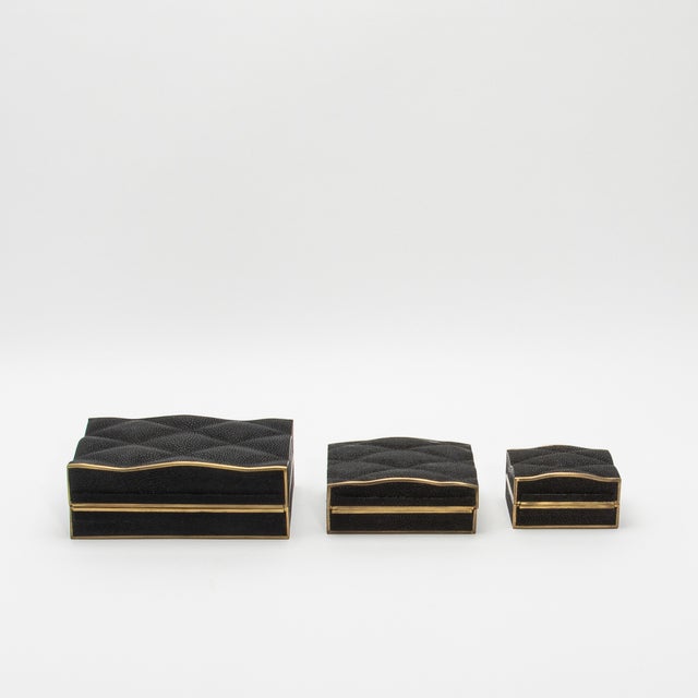 Modern Set of 3 Quilted Boxes in Black Shagreen With Bronze Patina Brass by Kifu Paris For Sale - Image 3 of 8