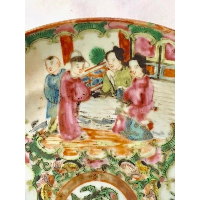 Early 21st Century 19th Century Chinese Rose Medallion Plate For Sale - Image 5 of 8