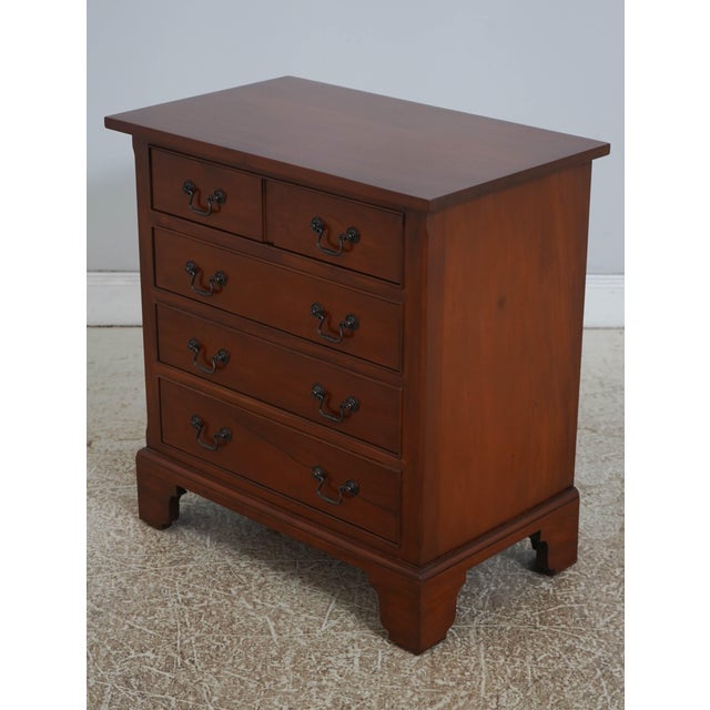 Chippendale Pair of Stickley Antiquities Mahogany Bachelor Chests For Sale - Image 3 of 18
