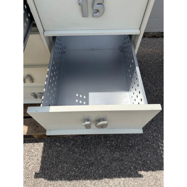 White Toolbox Storage Chest by Pietro Arosio for Emmebi, 1970s For Sale - Image 8 of 12