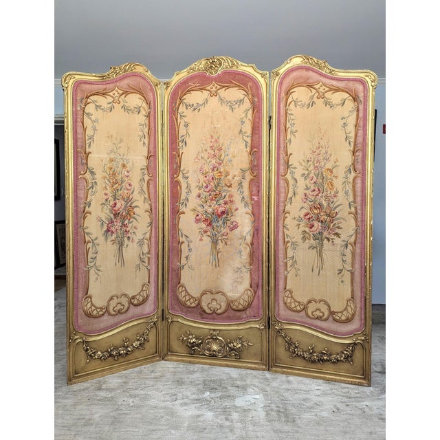 Antique Early 1800s French Louis XV Style Three-Panel Screen in Wood Frame With Floral Tapestry Panels For Sale - Image 4 of 14