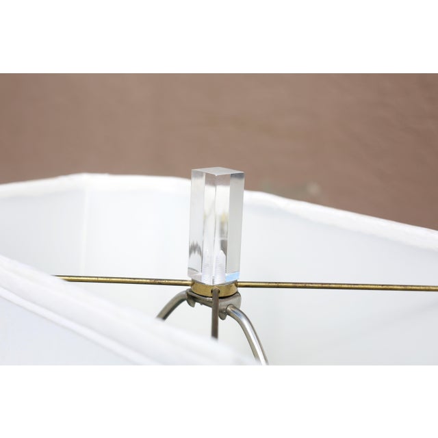 Vintage Lucite Pagoda Table Lamp For Sale - Image 9 of 11