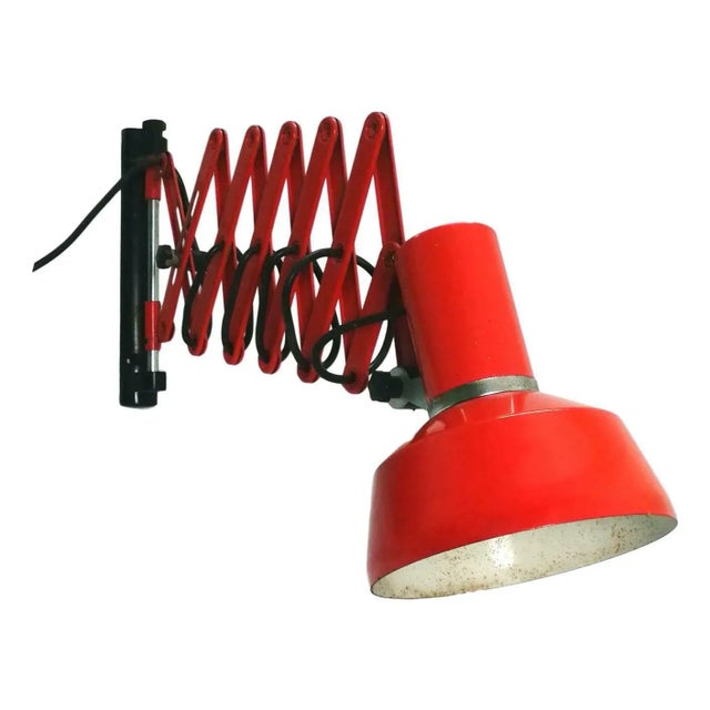 Pantograph model wall lamp, likely stilnovo production 60s bright red color, extends completely up to more than 1 meter,...