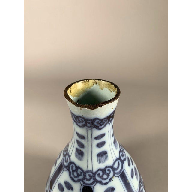 Ceramic 17th Century Delftware Vase by Samuel Van Eenhoorn in the Krakk Chinoiserie Style For Sale - Image 7 of 9