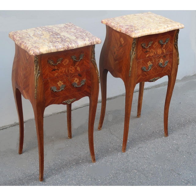 1920s Pair of French Louis XV Style Rosewood Side Tables Nightstands For Sale - Image 11 of 14