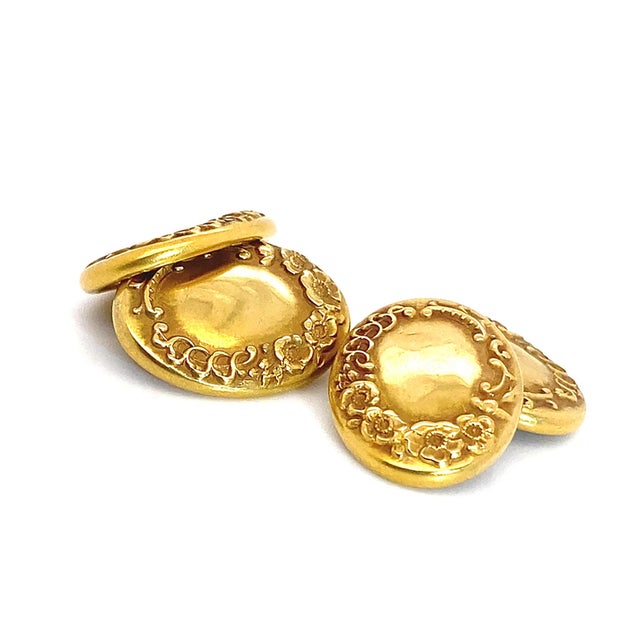 Traditional Vintage Oval 14k Yellow Gold Cuff Links - 2 Pieces For Sale - Image 3 of 4