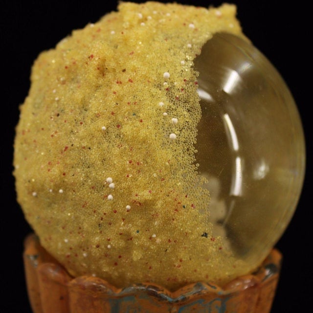 Late 19th Century Buddhist Relic Sphere With Buddha, 1562g, Yellow Crystal Ball For Sale - Image 4 of 9