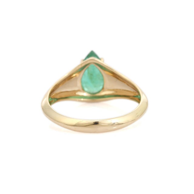 Metal Contemporary Style Pear Cut Emerald Solitaire Ring in 14k Solid Gold Size 6 For Sale - Image 7 of 12