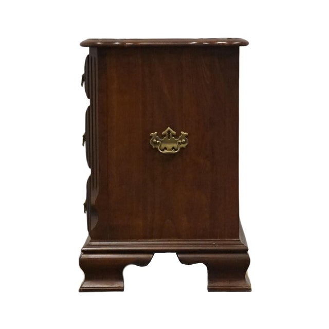Pennsylvania House Solid Cherry Traditional Style 24" Accent Chairside Chest End Table / Nightstand For Sale - Image 10 of 12