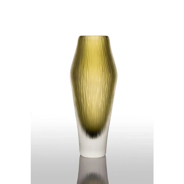 Puparin vase by Purho Dimensions: D12 x H32 cm Materials: Murano glass Available in other colors. Puparìn is a vase from...