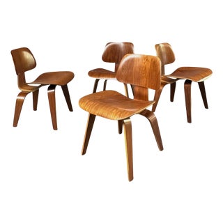 DCW Dining Chairs in Walnut attributed to Charles & Ray Eames for Herman Miller, 1950s, Set of 4 For Sale