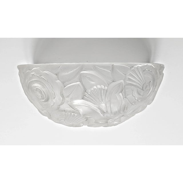 Marius-Ernest Sabino French Art Deco Wall Sconce by Genet Et Michon For Sale - Image 4 of 8