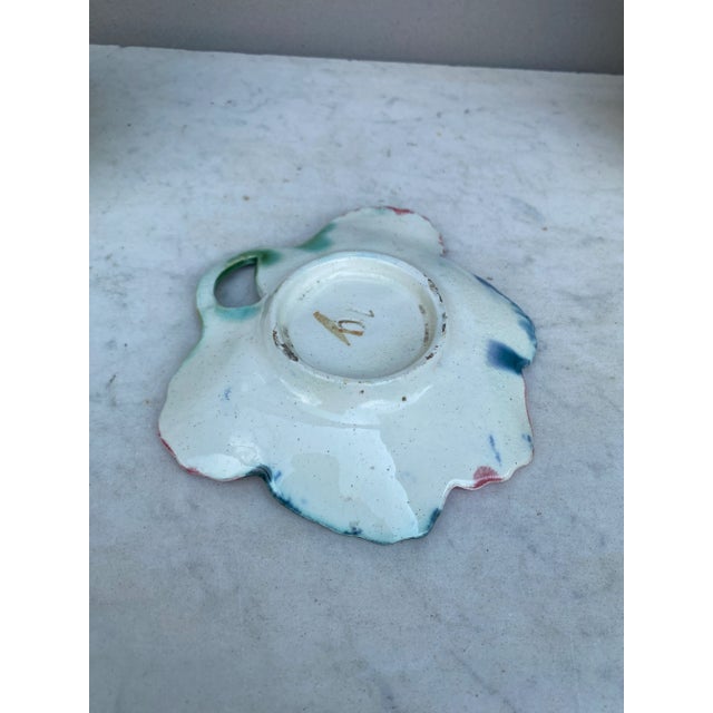Late 19th Century French Majolica Dish Strawberry Leaf , Circa 1890 For Sale - Image 5 of 6