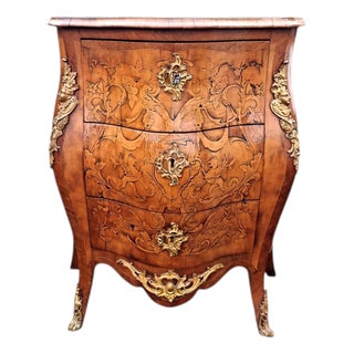 Antique Italian Venetian Walnut Marquetry Serpentine Commode, 1810 For Sale