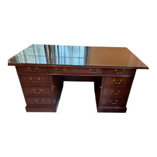 Late 20th Century National Mt. Airy Mahogany Executive Office Desk For Sale
